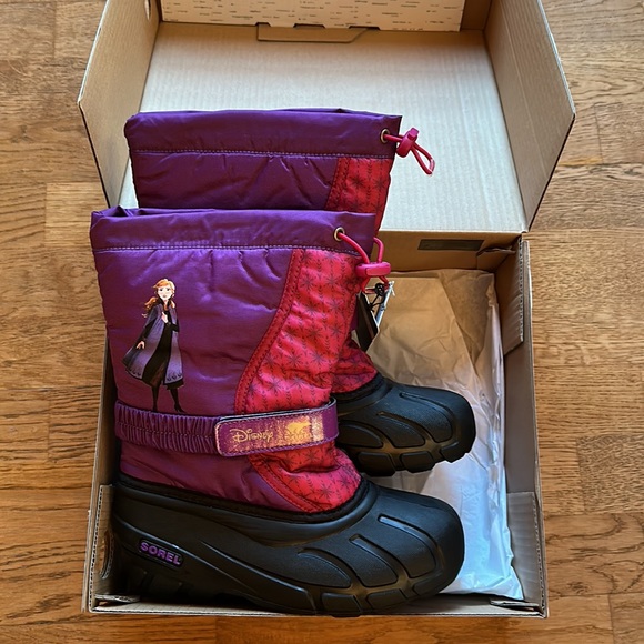Sorel winter boots- BRAND NEW- Great gift!  New in box.  Disney “Frozen II” - Picture 4 of 7